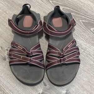 Teva women’s outdoor sandals size 8.5